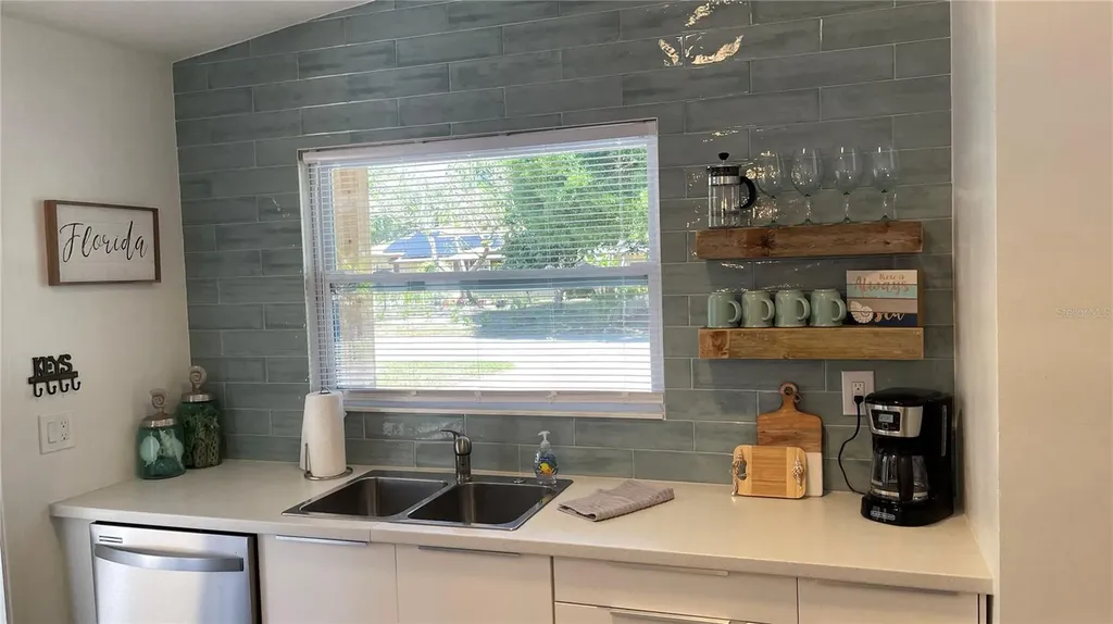 2504 S Milmar Drive Sarasota FL 34237
