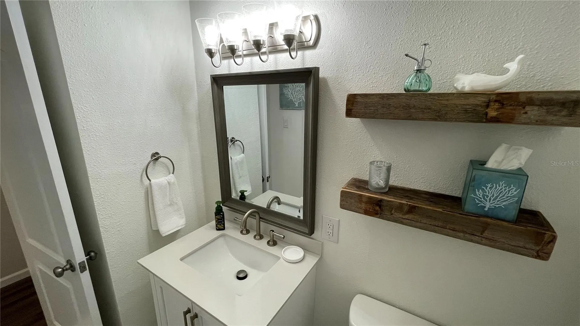 2504 S Milmar Drive Sarasota FL 34237