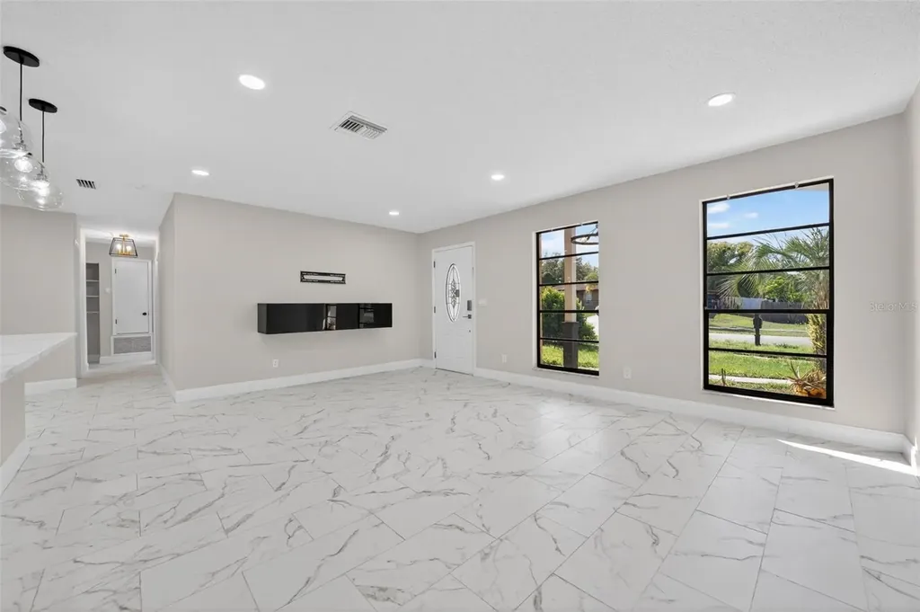 2039 Jefferson Avenue Deltona FL 32738