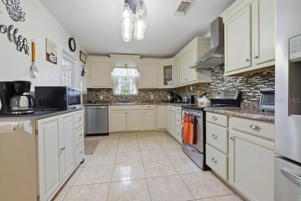 2800 Foxdale Drive Deltona FL 32738