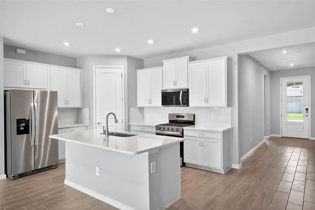 9243 Aurelia Avenue Parrish FL 34219