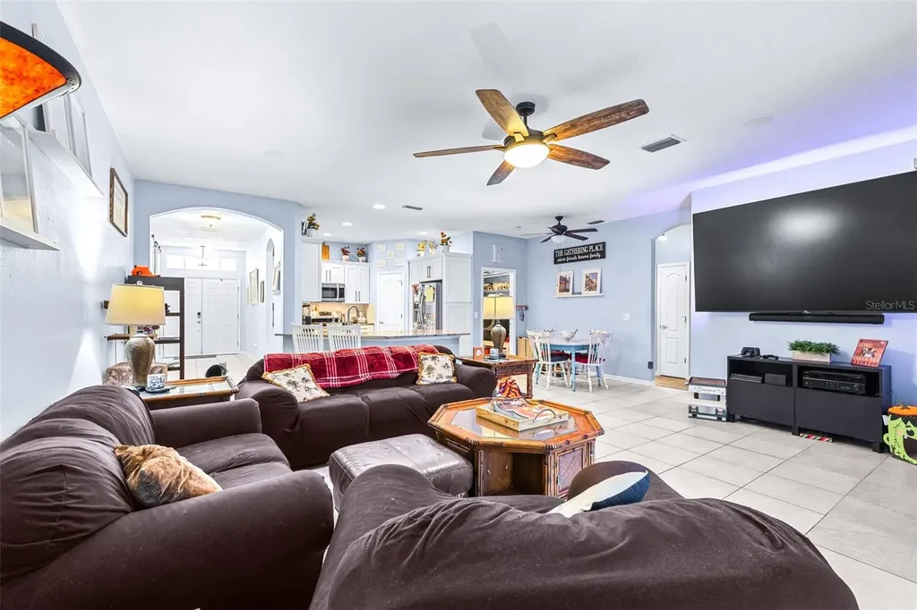 16320 Bridgewalk Drive Lithia FL 33547