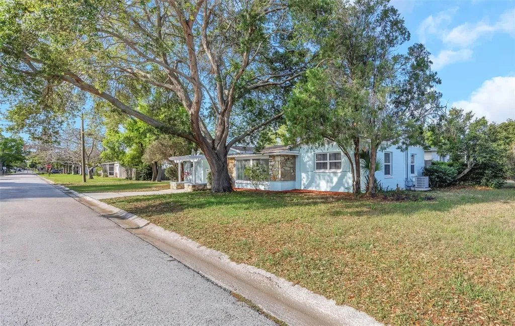 360 57th Street N St Petersburg FL 33710