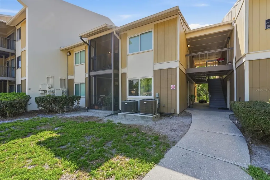 13285 Arbor Pointe Circle Tampa FL 33617