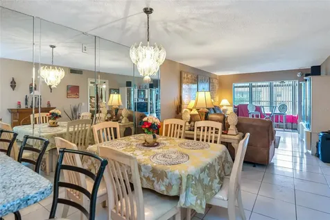 2657 Woodgate Lane Sarasota FL 34231