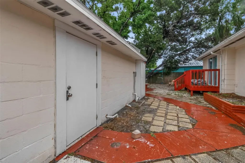 1008 16th Avenue W Bradenton FL 34205