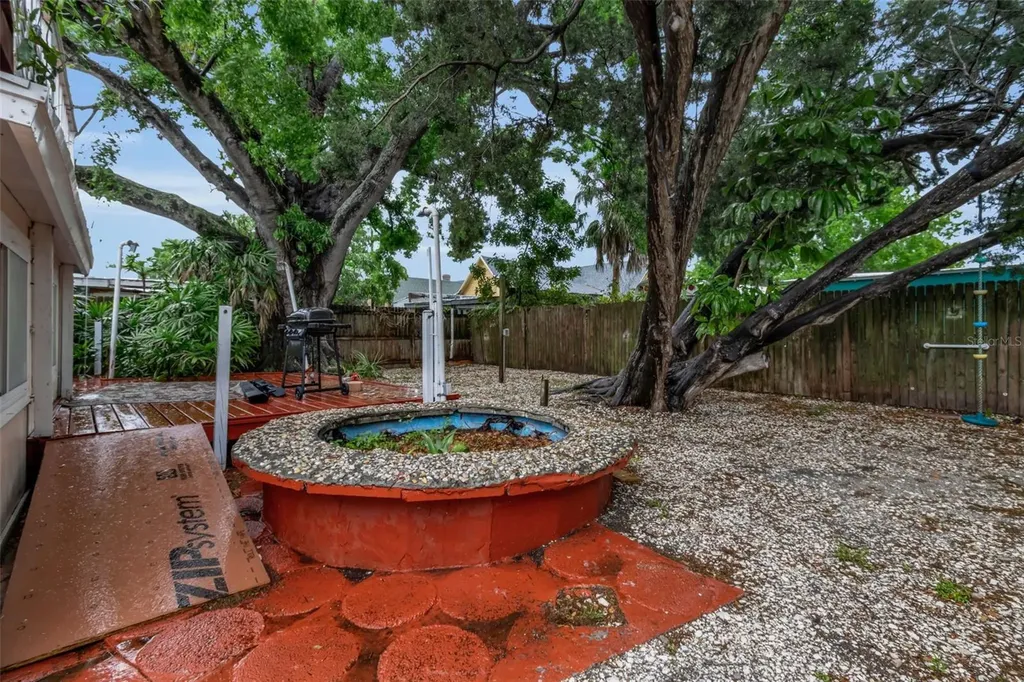 1008 16th Avenue W Bradenton FL 34205