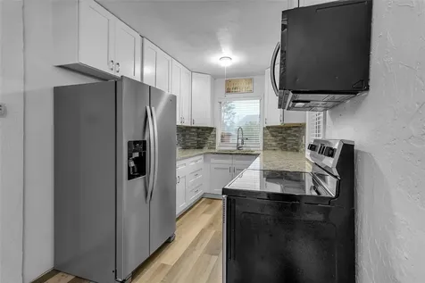 1008 16th Avenue W Bradenton FL 34205