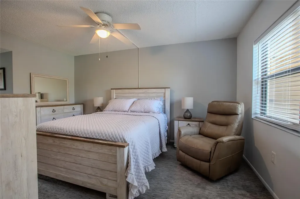305 30th Avenue W Bradenton FL 34205