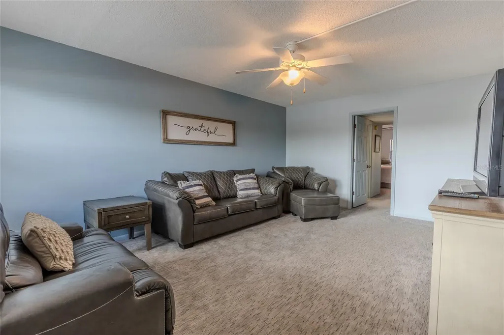 305 30th Avenue W Bradenton FL 34205