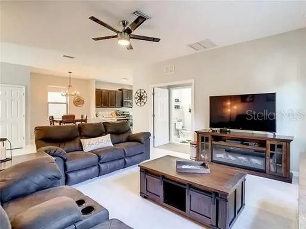 6402 Yellow Buckeye Drive Riverview FL 33578