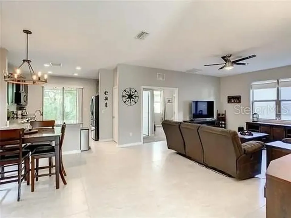 6402 Yellow Buckeye Drive Riverview FL 33578