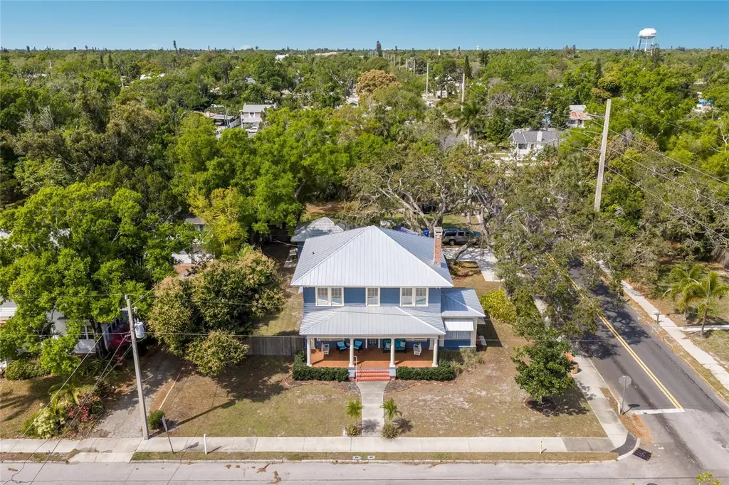 904 W 22nd Street W Bradenton FL 34205