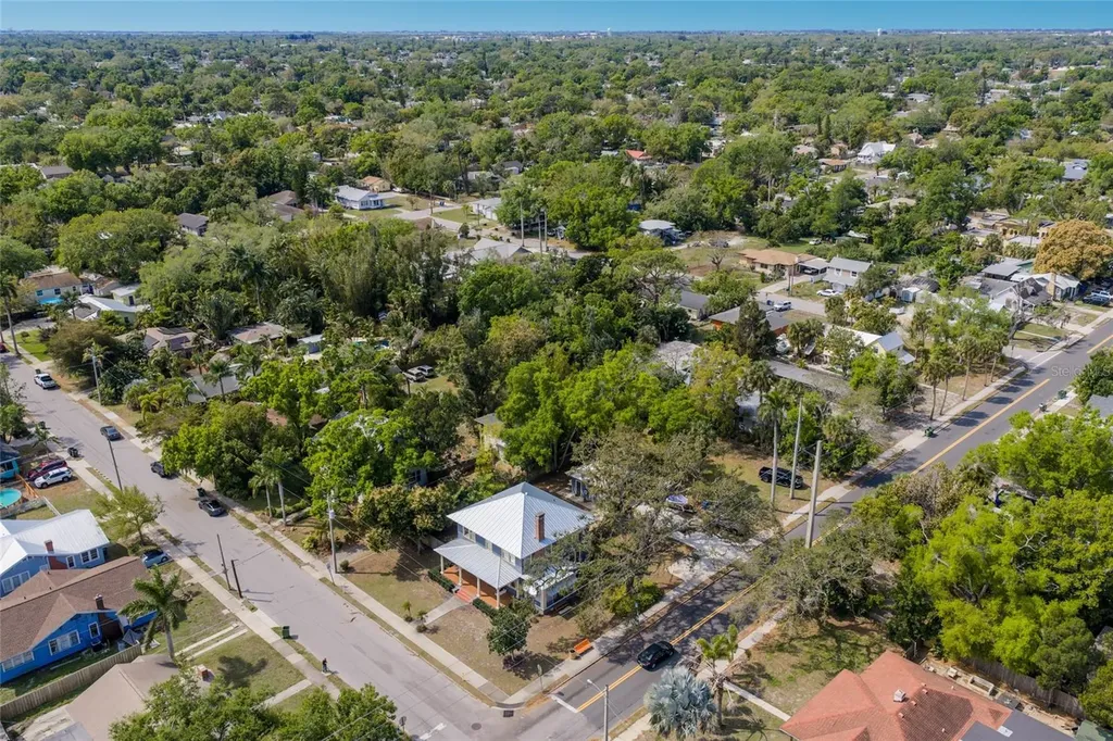 904 W 22nd Street W Bradenton FL 34205