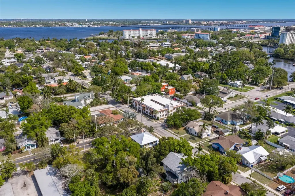 904 W 22nd Street W Bradenton FL 34205