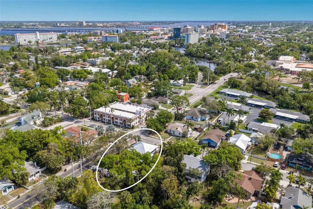 904 W 22nd Street W Bradenton FL 34205