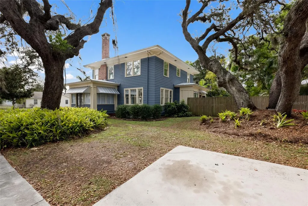 904 W 22nd Street W Bradenton FL 34205