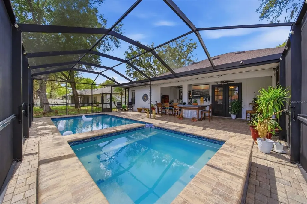 1605 Hidden Meadow Court Valrico FL 33594