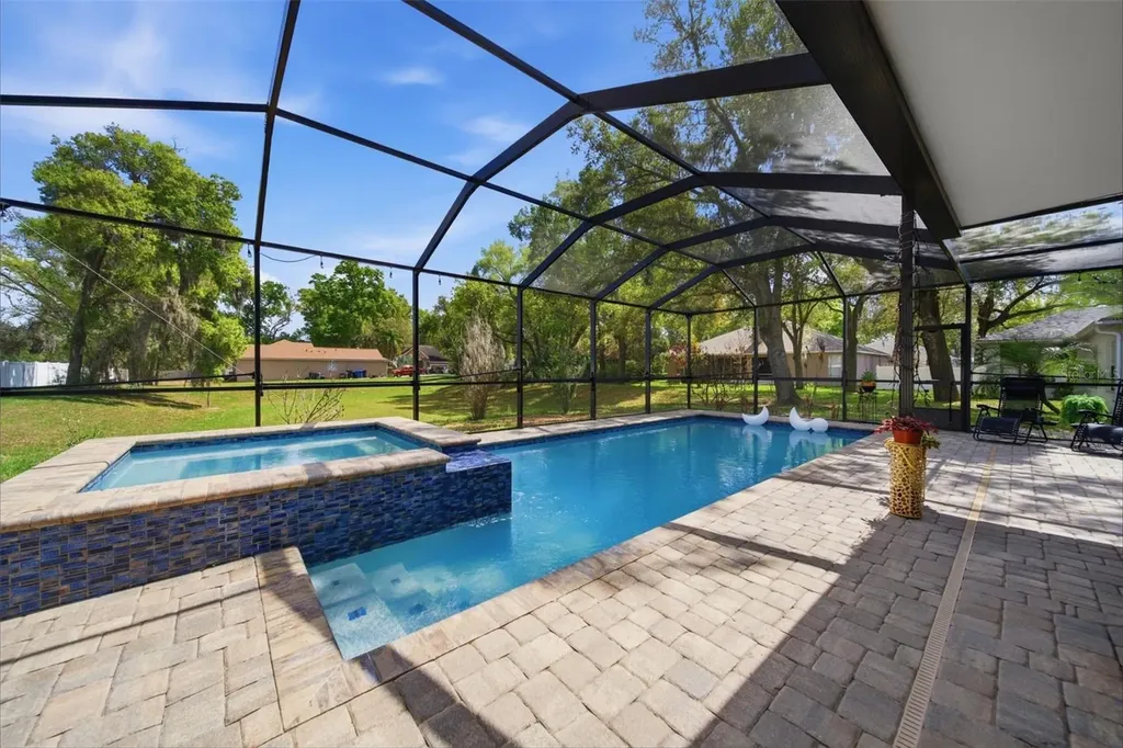 1605 Hidden Meadow Court Valrico FL 33594