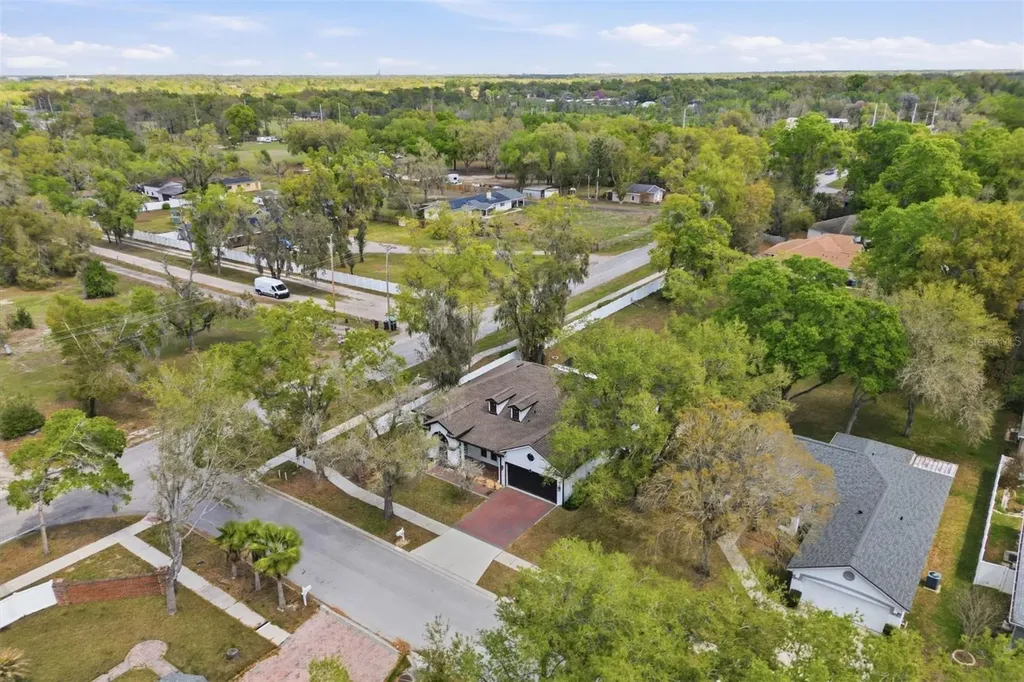 1605 Hidden Meadow Court Valrico FL 33594