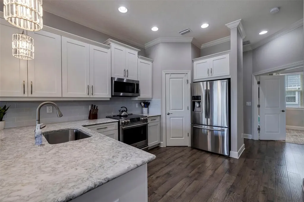 6064 Moorings Drive S St Petersburg FL 33712