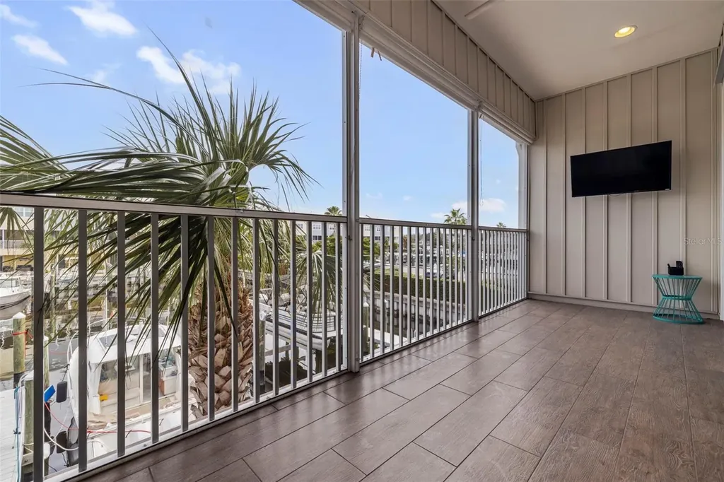 6064 Moorings Drive S St Petersburg FL 33712