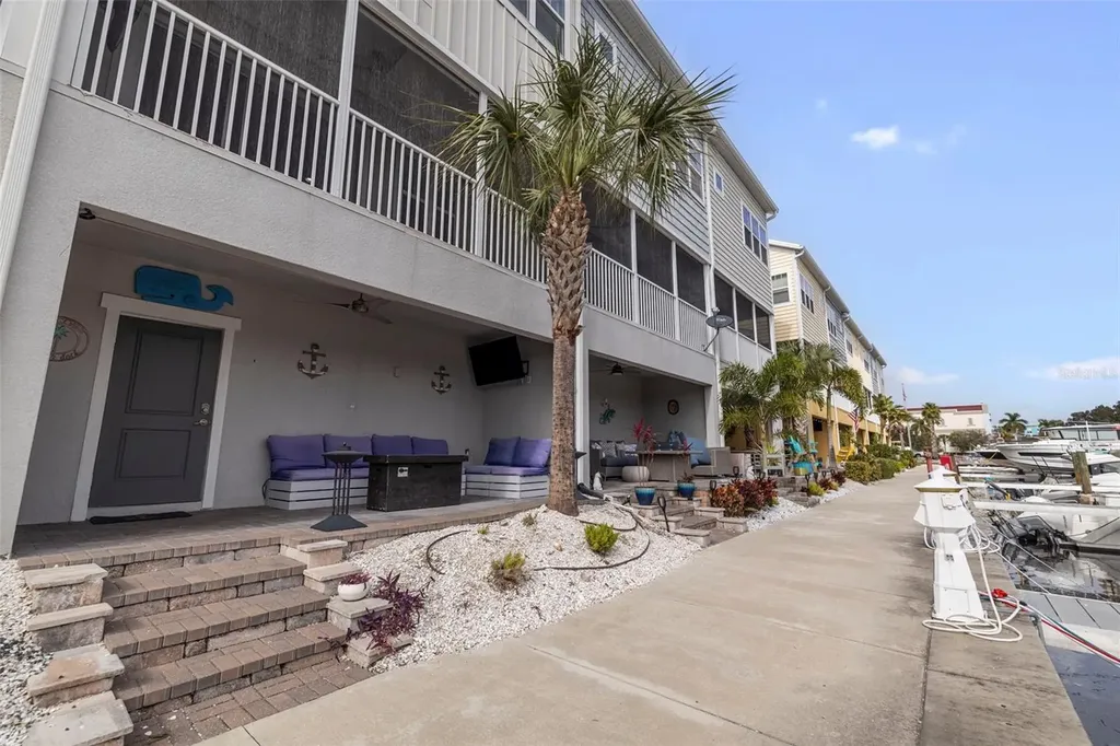 6064 Moorings Drive S St Petersburg FL 33712
