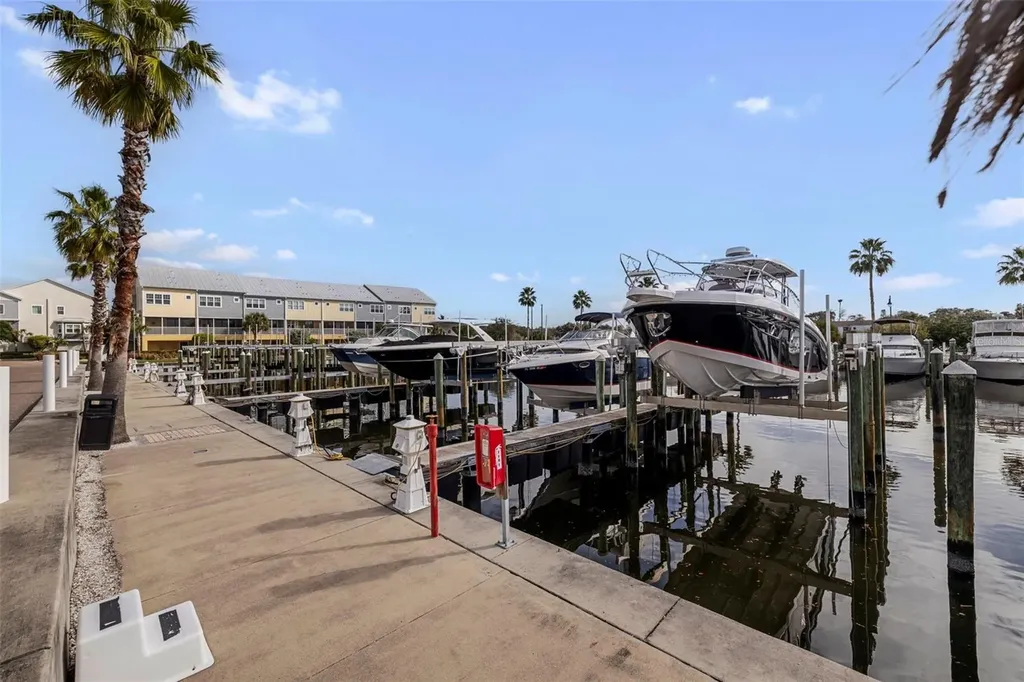 6064 Moorings Drive S St Petersburg FL 33712