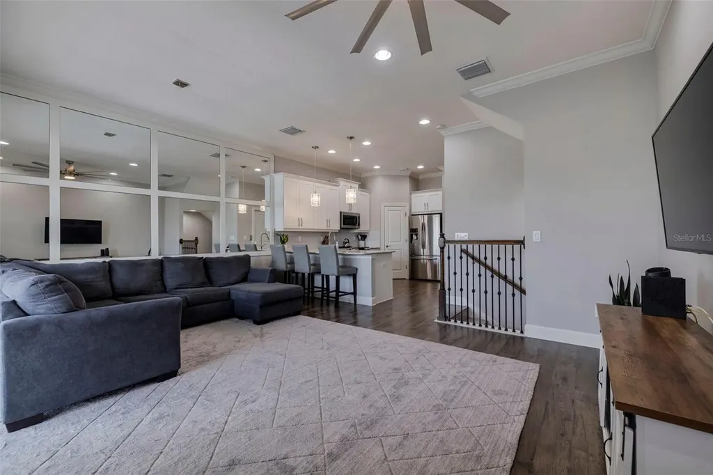 6064 Moorings Drive S St Petersburg FL 33712