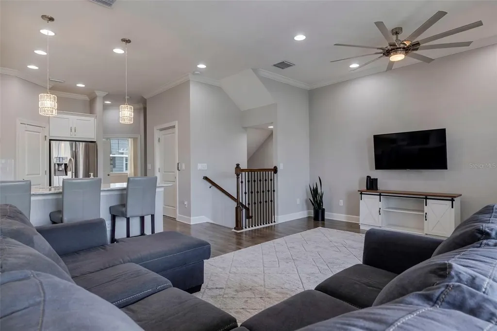 6064 Moorings Drive S St Petersburg FL 33712