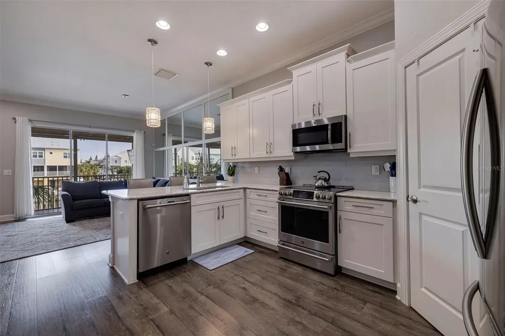 6064 Moorings Drive S St Petersburg FL 33712