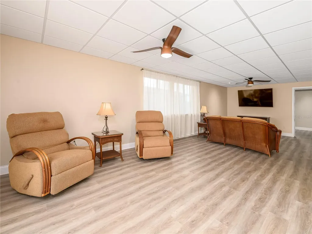 907 Hillside Terrace Brandon FL 33511