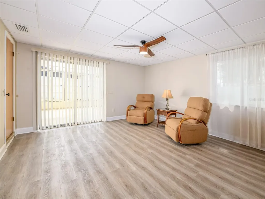 907 Hillside Terrace Brandon FL 33511