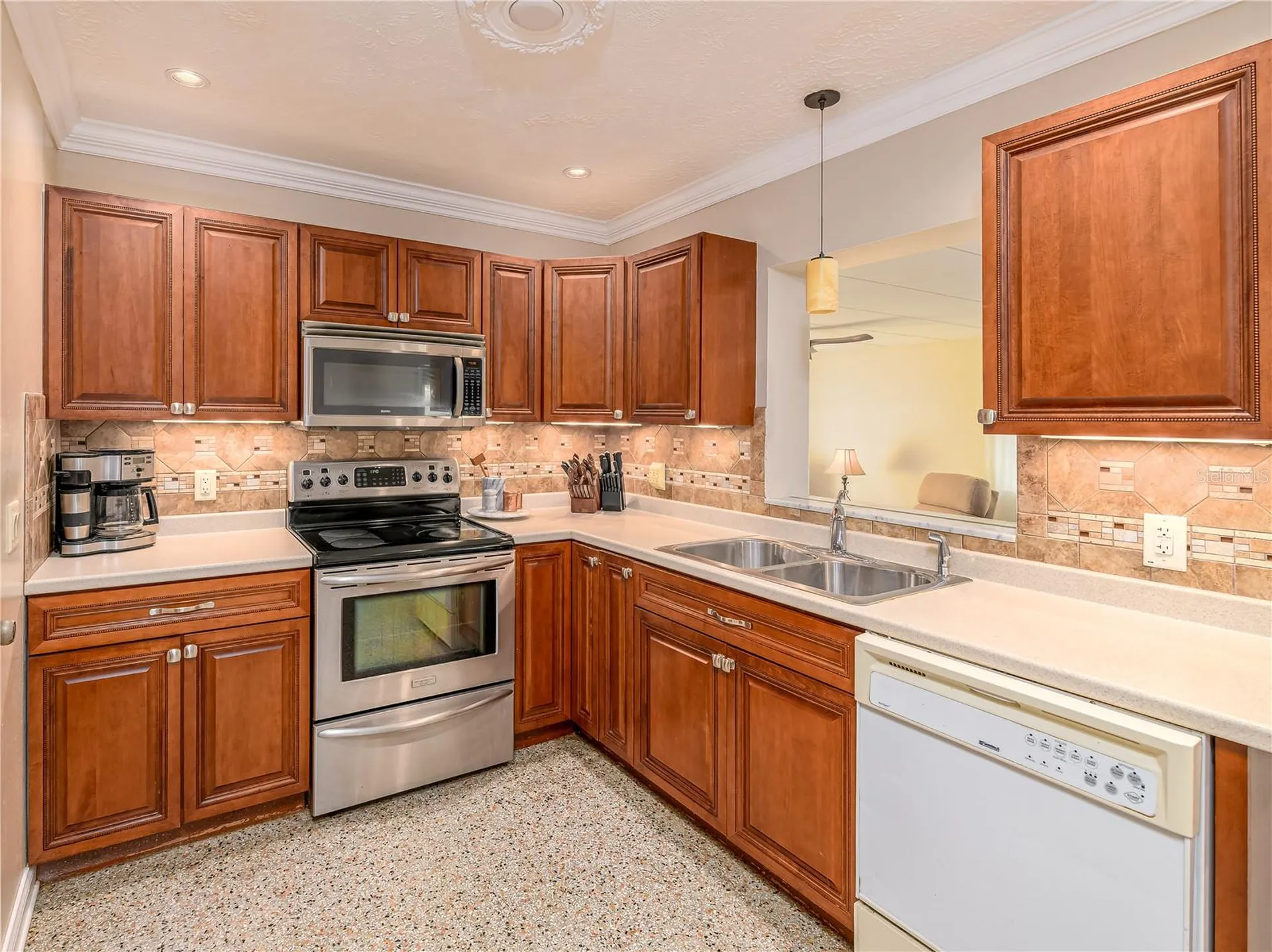 907 Hillside Terrace Brandon FL 33511