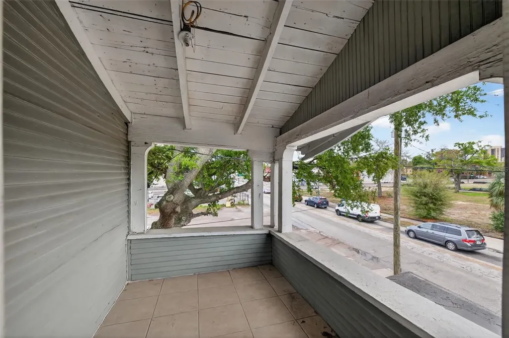 105 W Columbus Drive Tampa FL 33602