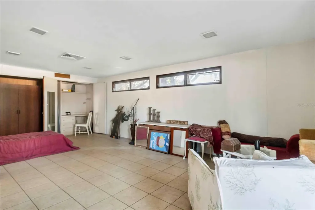 2695 S East Avenue Sarasota FL 34239