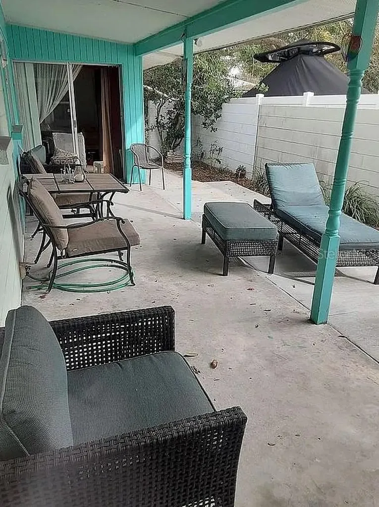 2695 S East Avenue Sarasota FL 34239