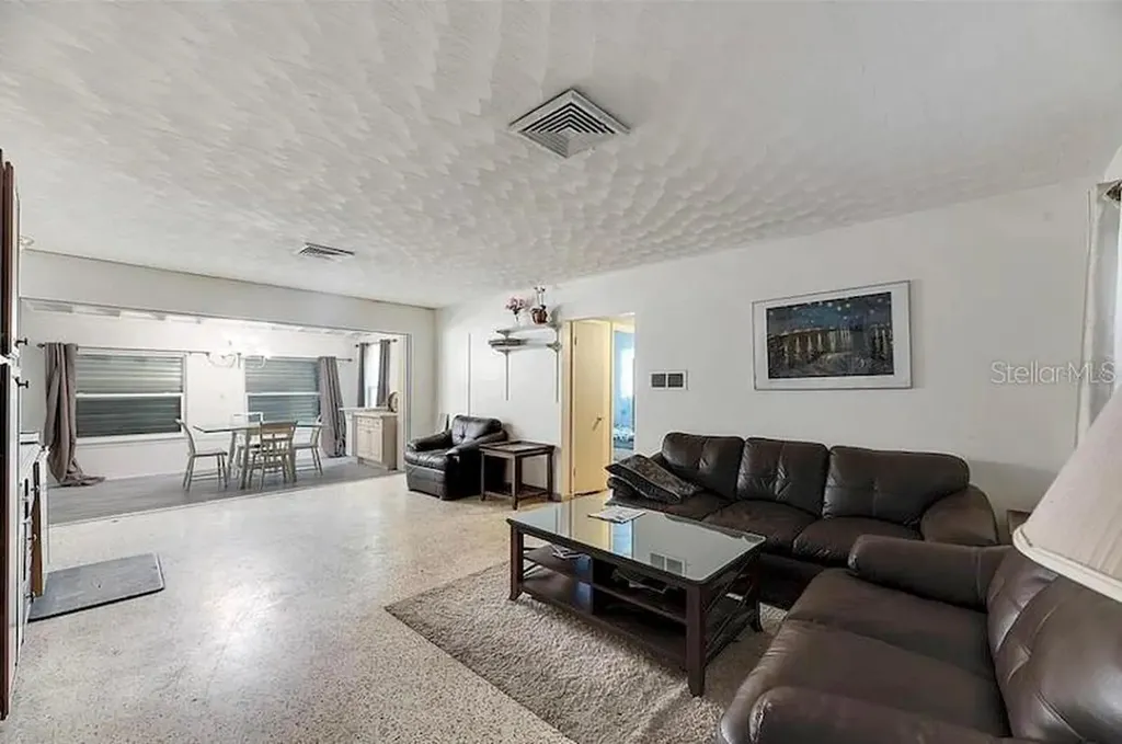2695 S East Avenue Sarasota FL 34239