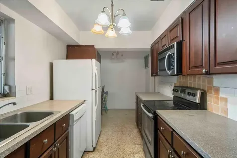 2695 S East Avenue Sarasota FL 34239