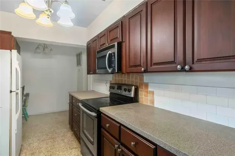 2695 S East Avenue Sarasota FL 34239