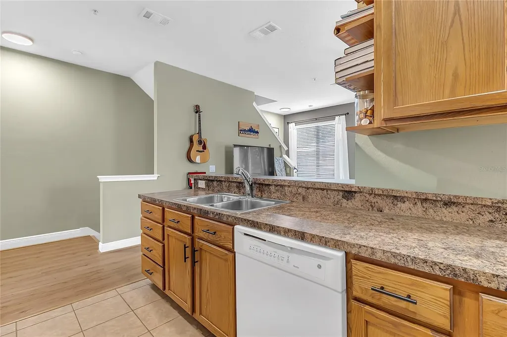 28 W Esther Street Orlando FL 32806