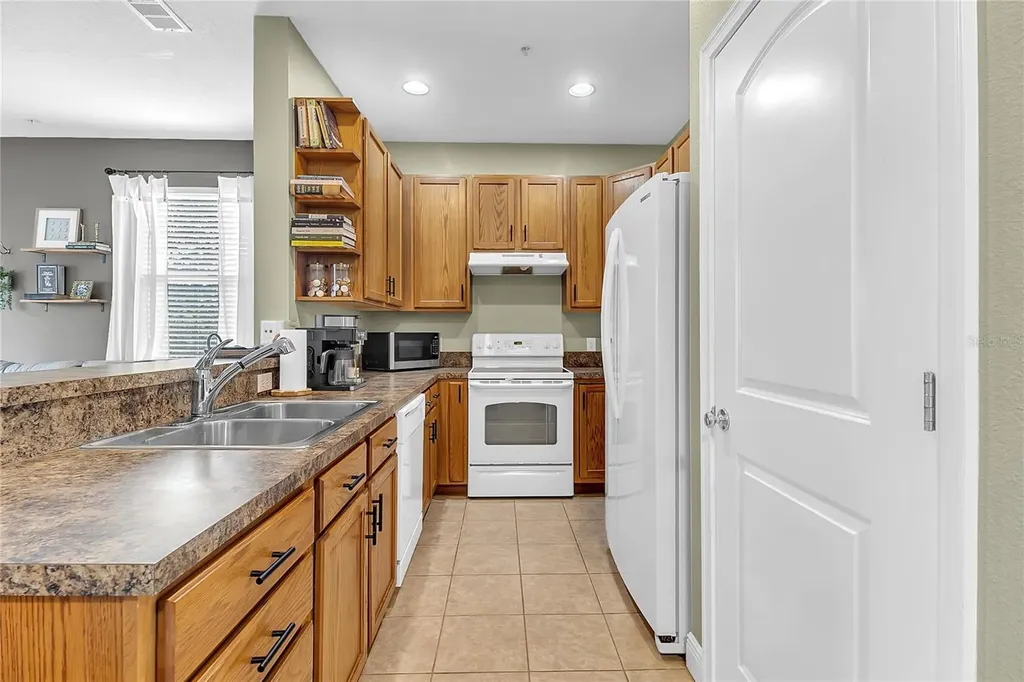 28 W Esther Street Orlando FL 32806