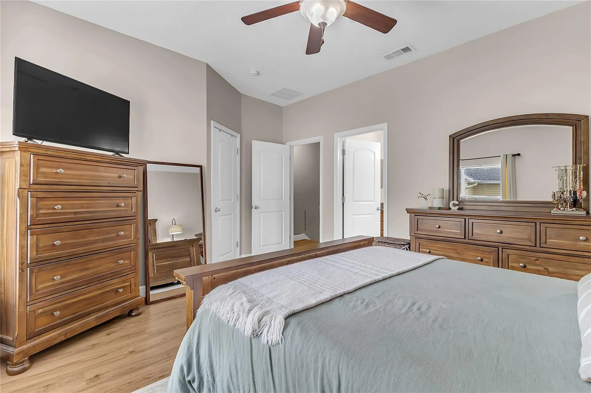 28 W Esther Street Orlando FL 32806