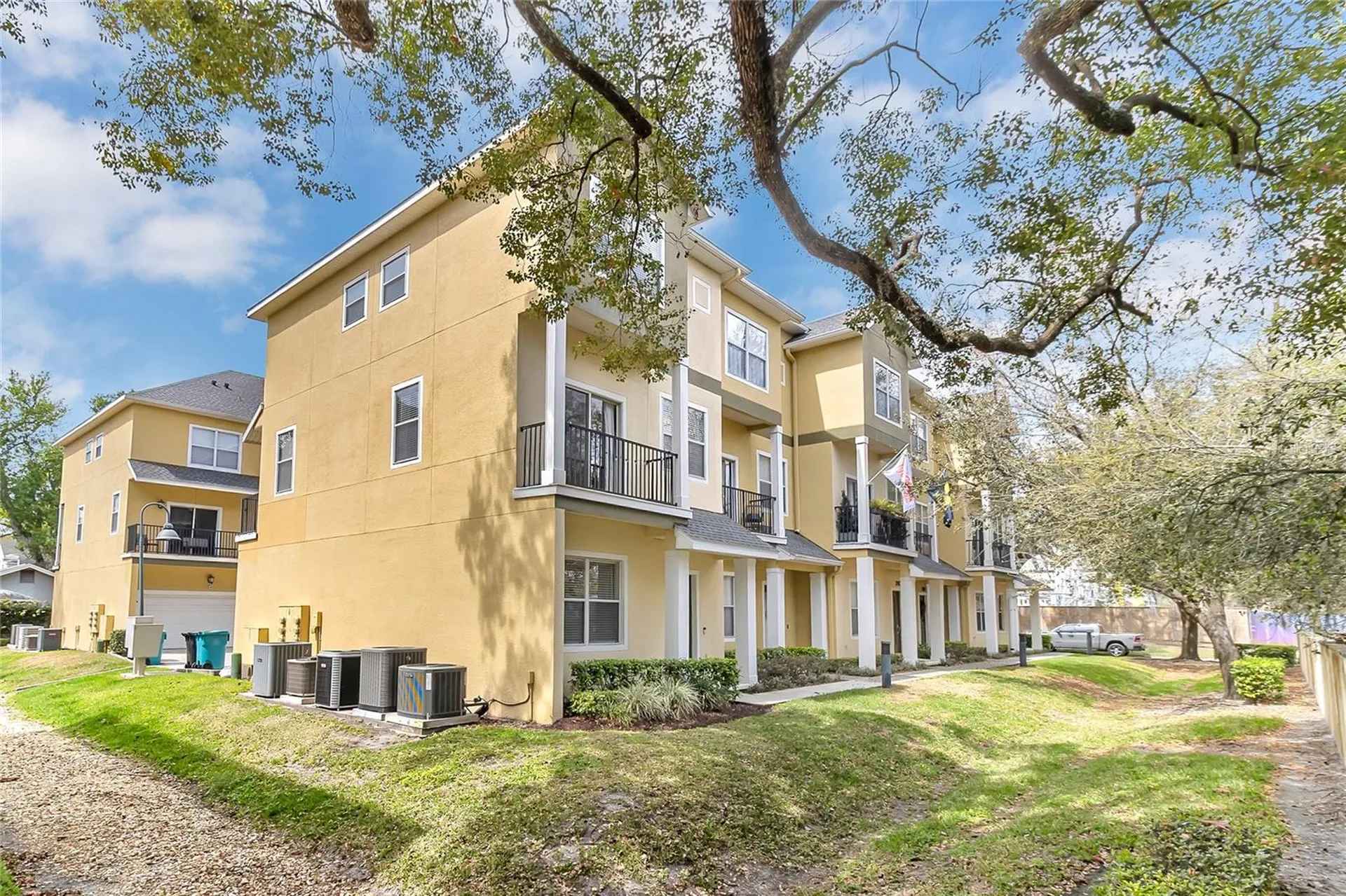 28 W Esther Street Orlando FL 32806
