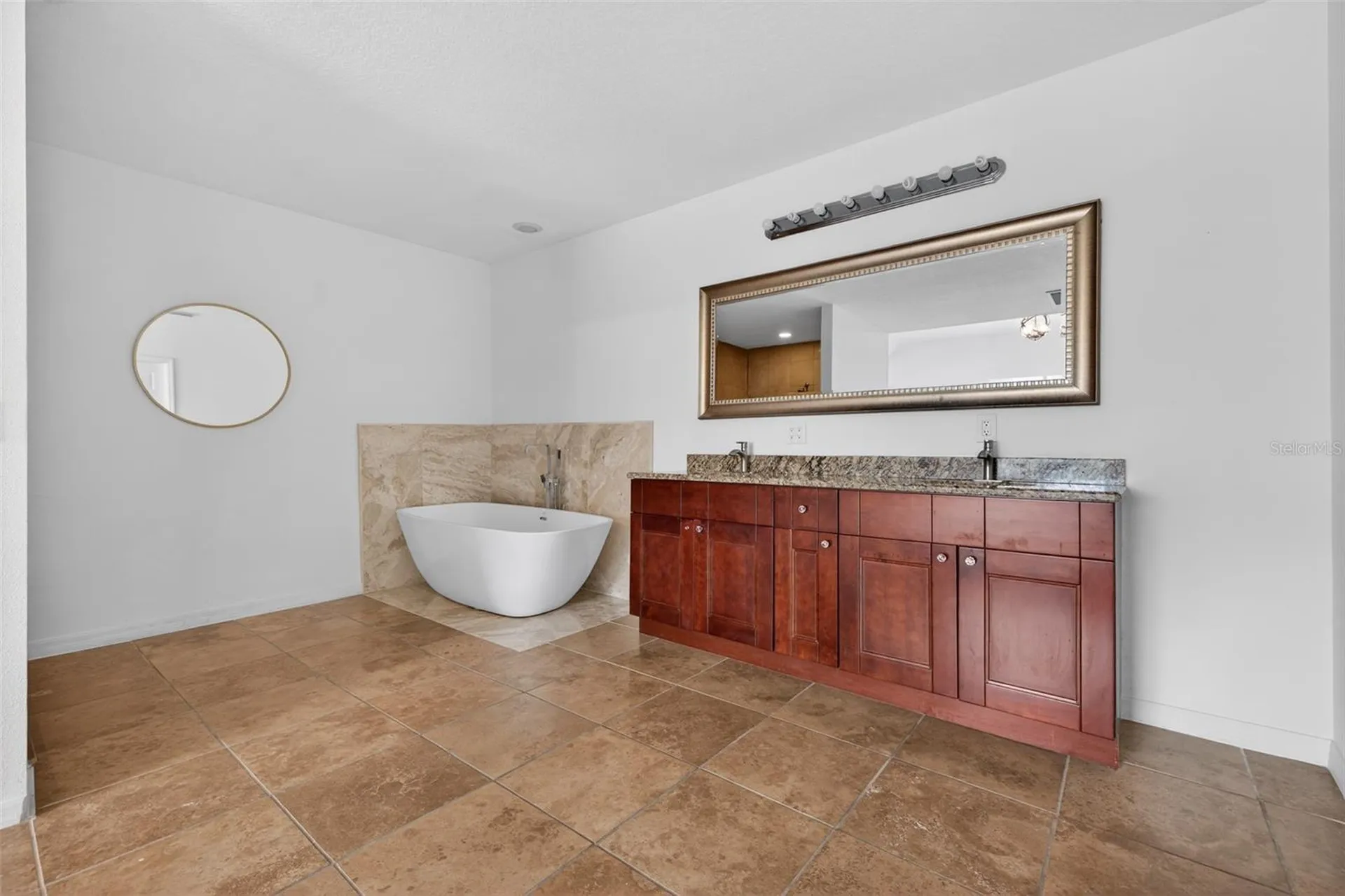 105 W Columbus Drive Tampa FL 33602
