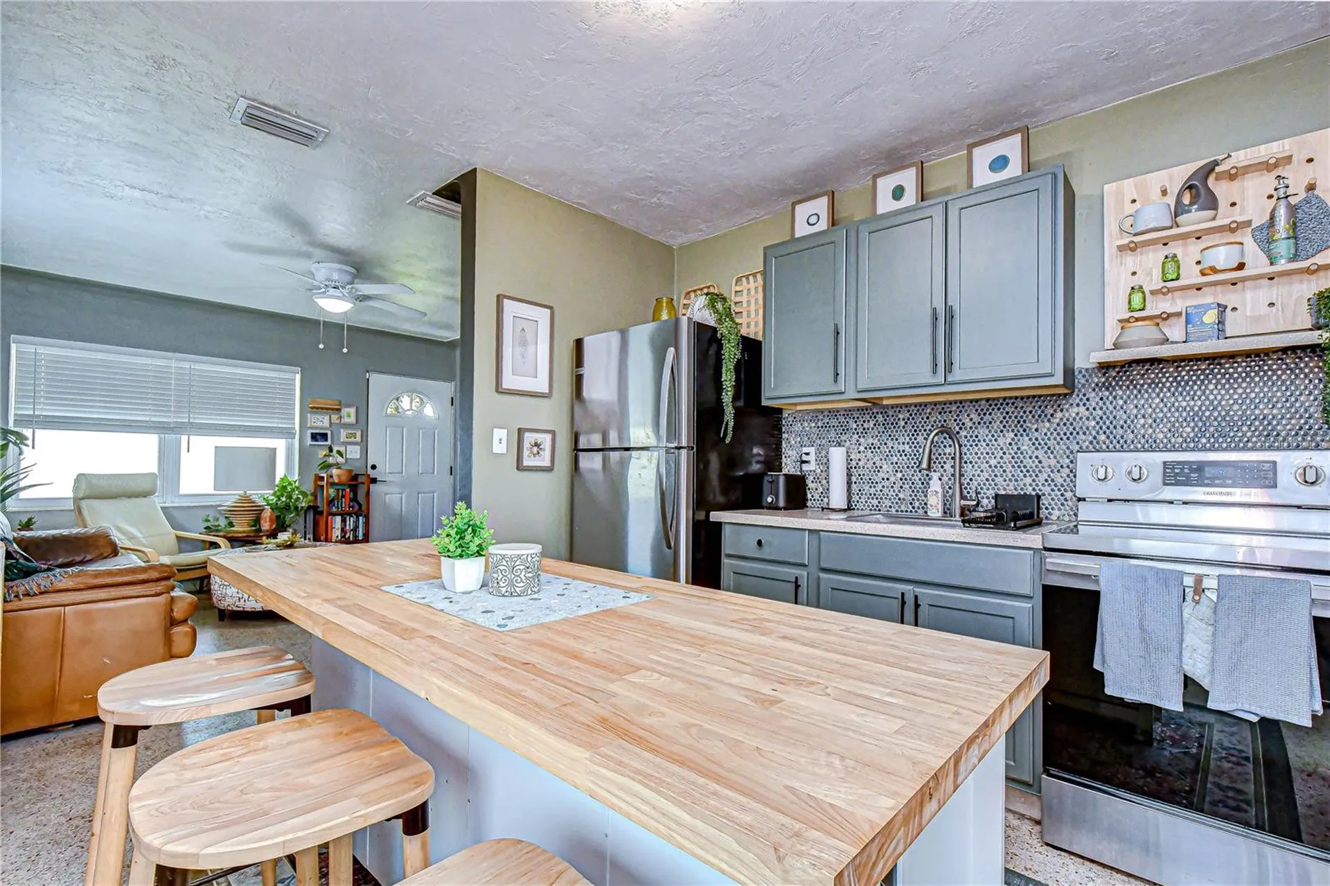 1611 28th Street S St Petersburg FL 33712