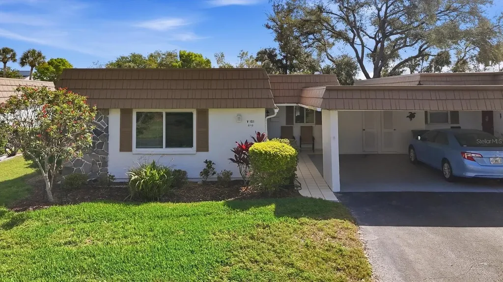 2713 Riverbluff Court Sarasota FL 34231