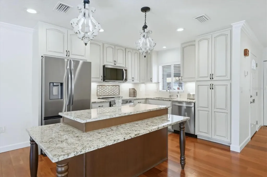 2713 Riverbluff Court Sarasota FL 34231