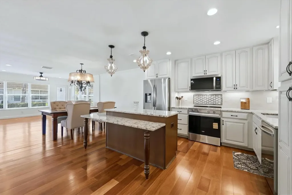 2713 Riverbluff Court Sarasota FL 34231