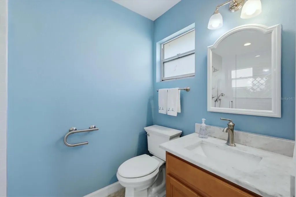 2713 Riverbluff Court Sarasota FL 34231
